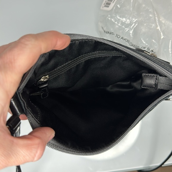 NWOT Coach black signature pleated fabric swing pack bag - Picture 8 of 13